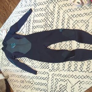 Xcel wetsuit size 8t NWT